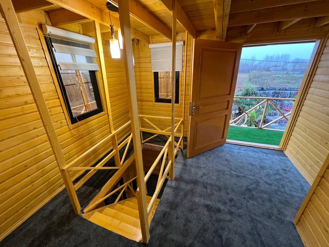 کلبه چوبی استخر دار ترنج کلبه چوبی استخر دار ترنج