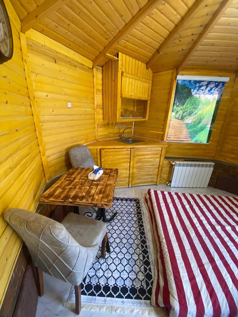 کلبه جکوزی دار یاس کلبه جکوزی دار یاس